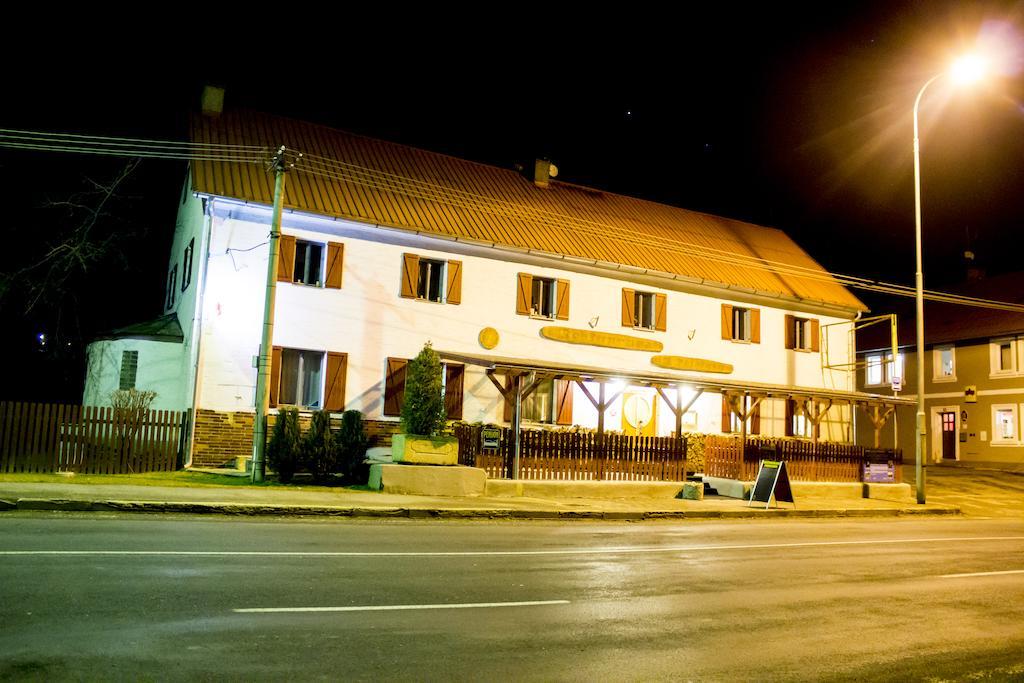 Pension U Pristavu Pomezi nad Ohri Zewnętrze zdjęcie