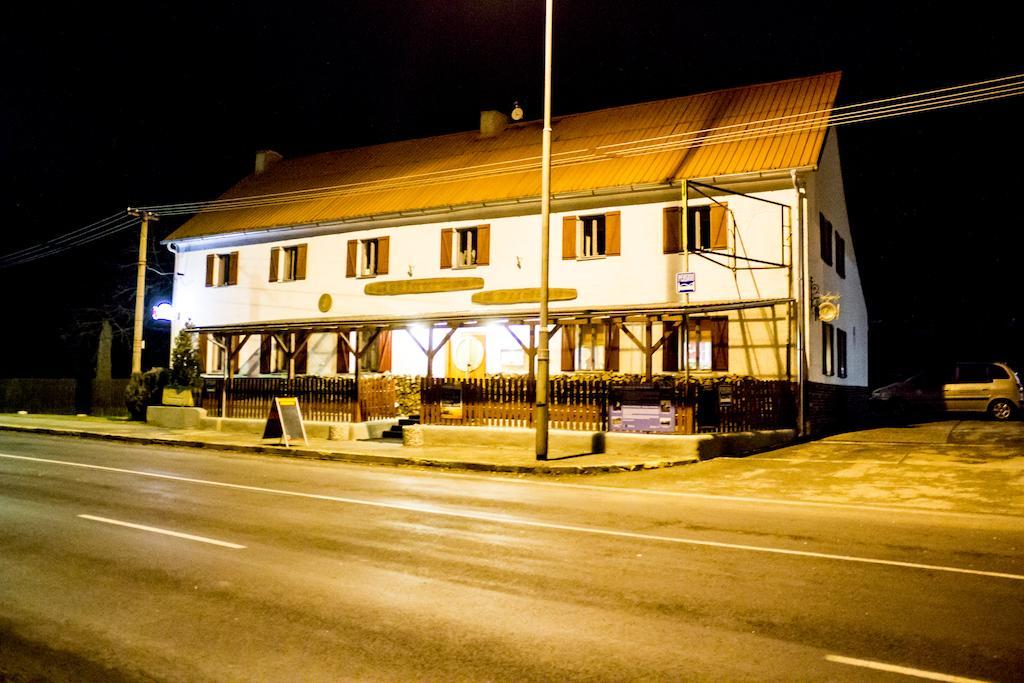 Pension U Pristavu Pomezi nad Ohri Zewnętrze zdjęcie